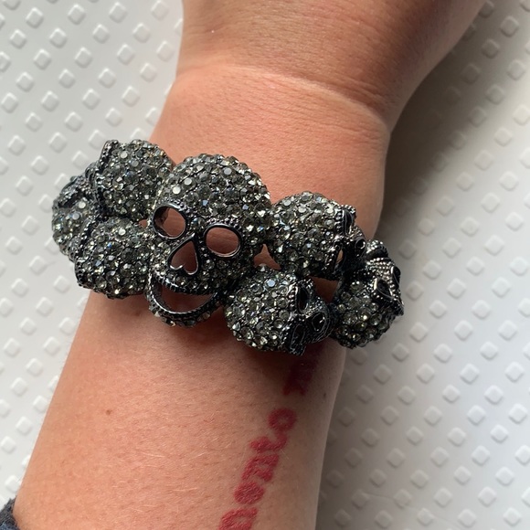 COPY - Beverly Hills Crystal Skull bracelet - Picture 3 of 8